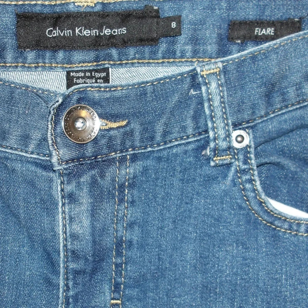Calvin Klein Jeans Flare Leg Dark Wash Denim Jeans Women's Size 8‎